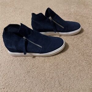 Steve Madden Women’s Navy Suede Caliber High-Top Sneaker